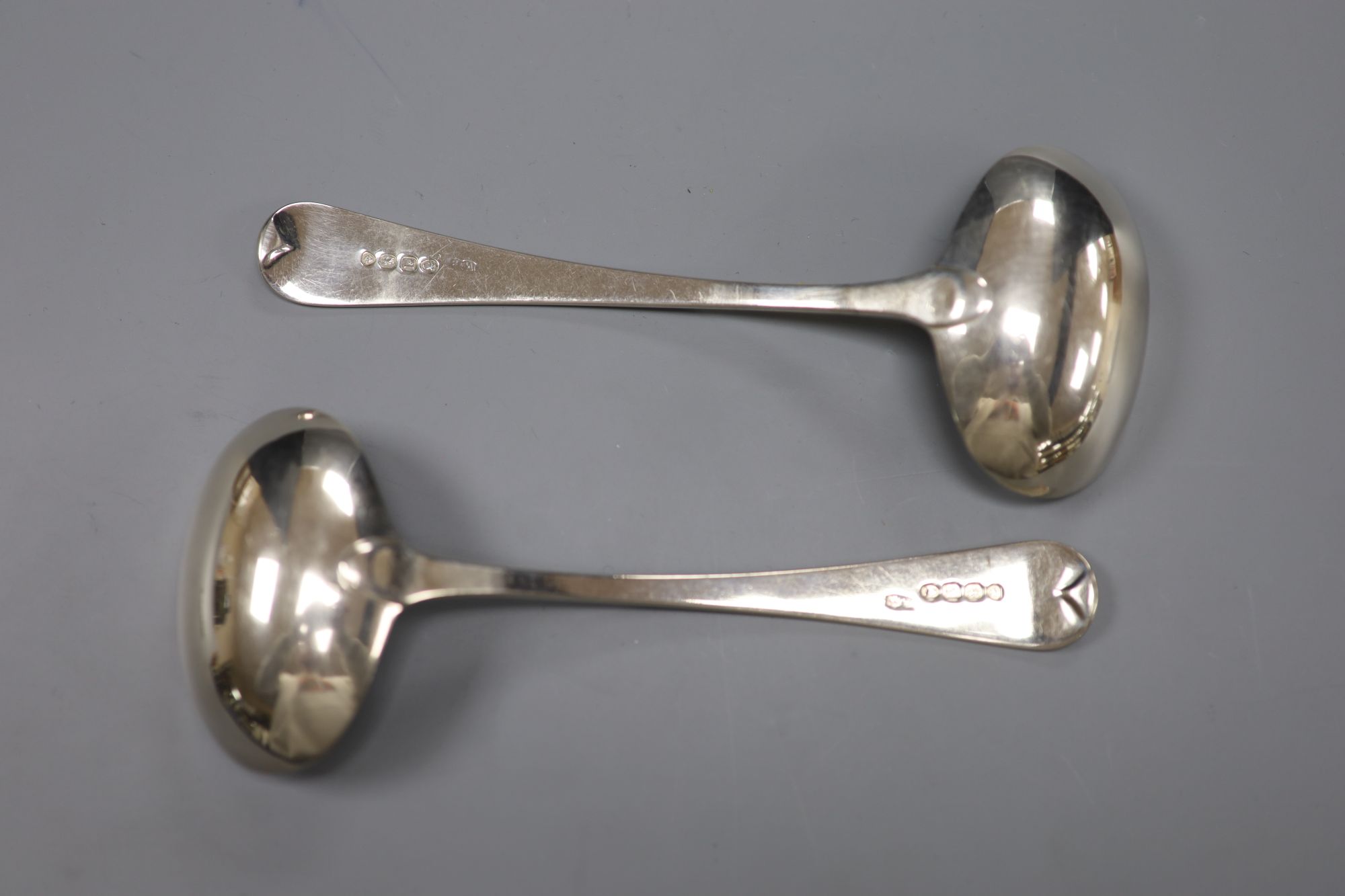 A pair of George IV silver Old English pattern sauce ladles, William Bateman, London, 1825, 3.1oz.